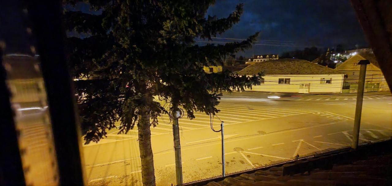 Yellow House Сібіу Екстер'єр фото